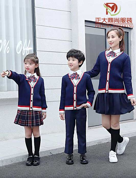 教師制服